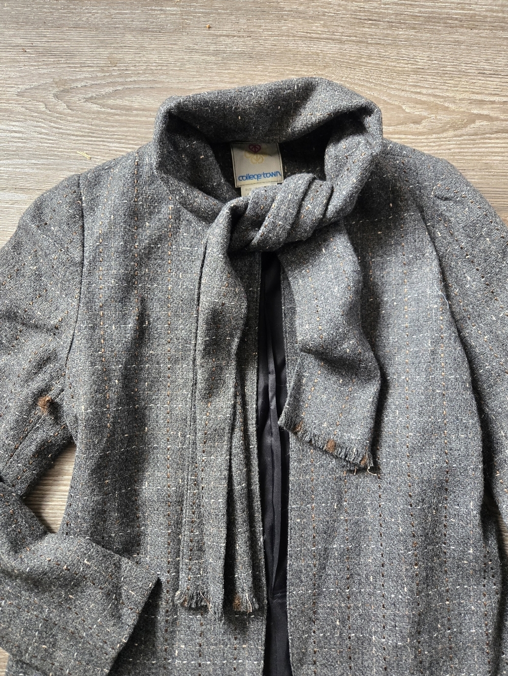 Vintage 1970s/80s College-Town Scarf-Tie Wool Blend Blazer - Picture 3 of 10